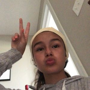 Meet your Posher, Ava